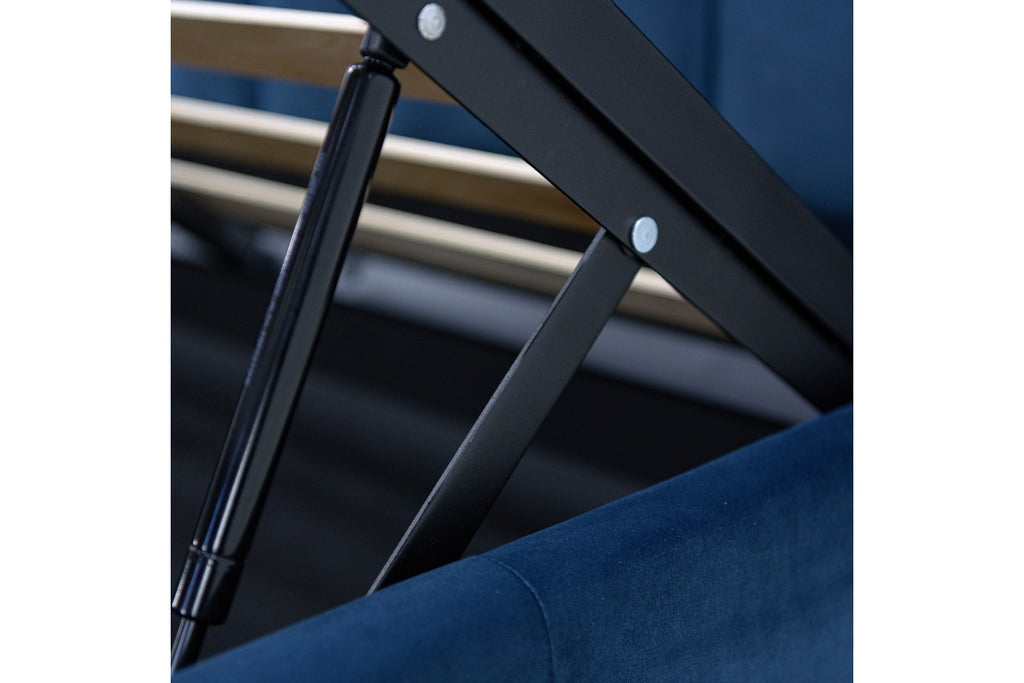 Pat Tapitat ELI – Design Contemporan cu Linii Verticale